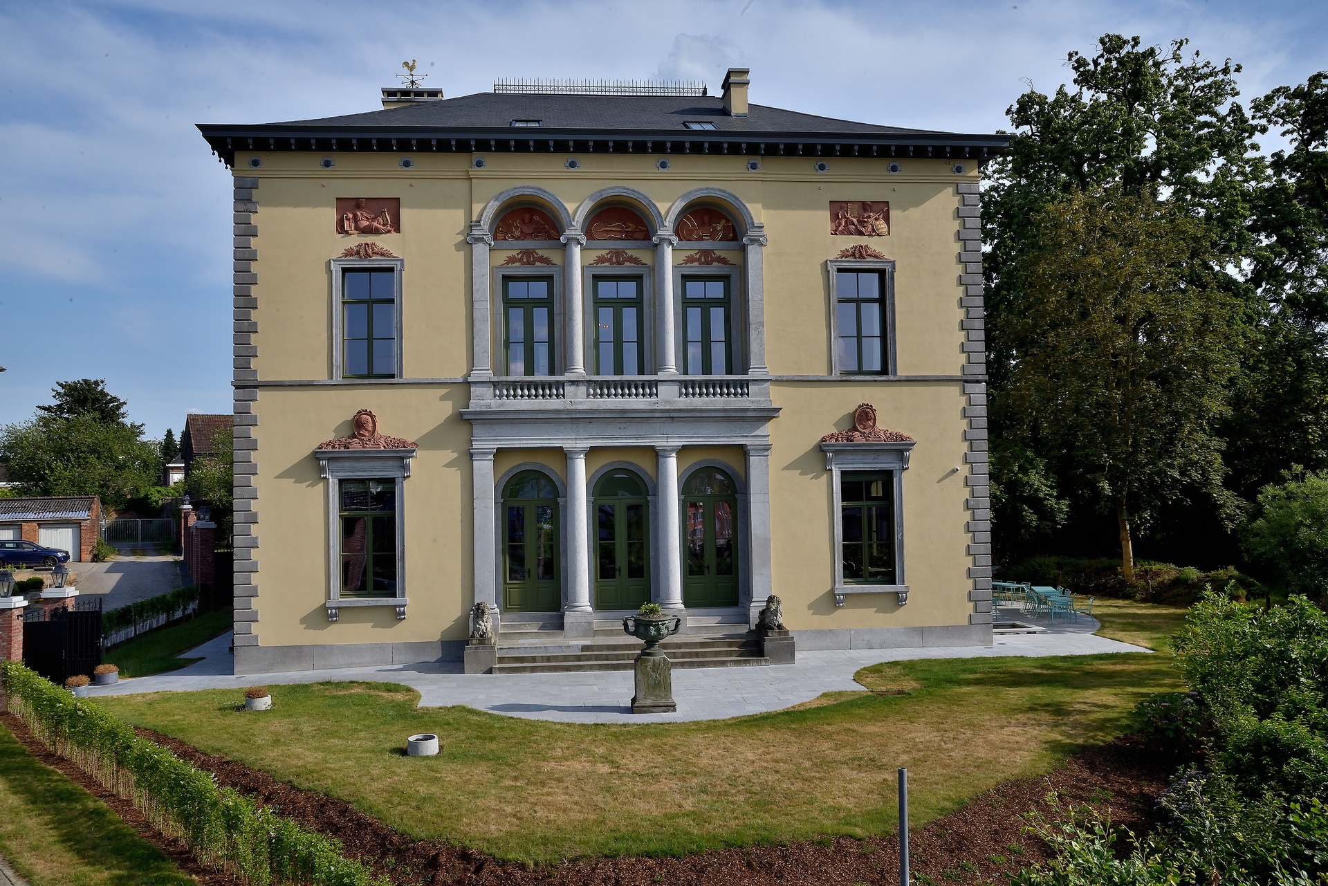Main Image